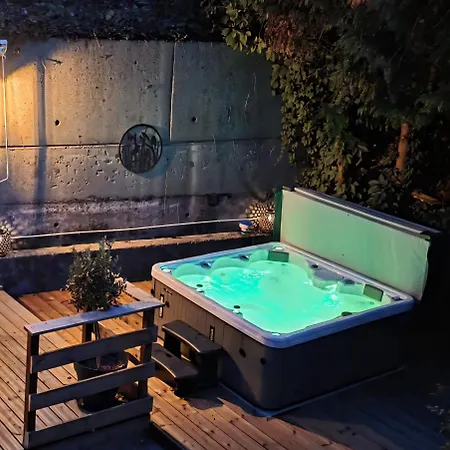 Chalet Proche Station Ski Avec Jacuzzi Prive, Courchevel, Meribel 30 Min Vakantiehuis Grand-Aigueblanche